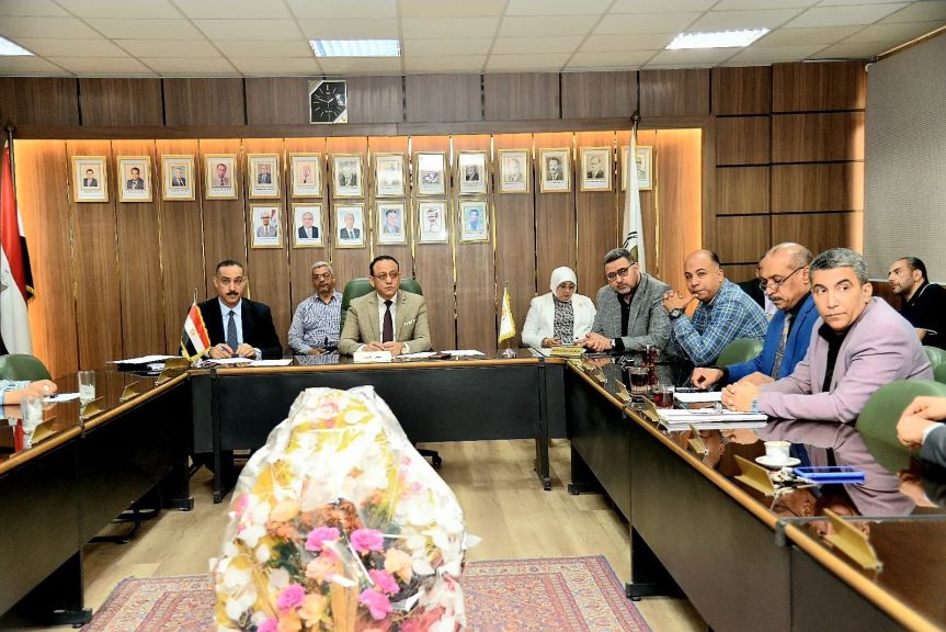 الدكتور المنشاوي يفتتح معرض «عيد أضحى مبارك» للملابس الخيرية والمواد الغذائية والمشغولات اليدوية بجامعة أسيوط