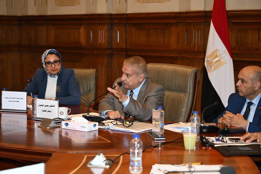 ”محافظ الوادى الجديد نشكر السيد الرئيس عبد الفتتح السيسي لأختمامه بالمحافظة واللامركزية غير موجودة