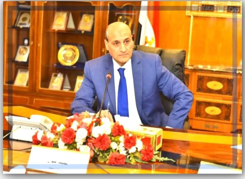 محافظ أسيوط يلتقي وفد البنك الزراعي المصري لبحث التعاون في المبادرات المجتمعية ودعم الأسر الأولى بالرعاية قبل عيد الأضحى