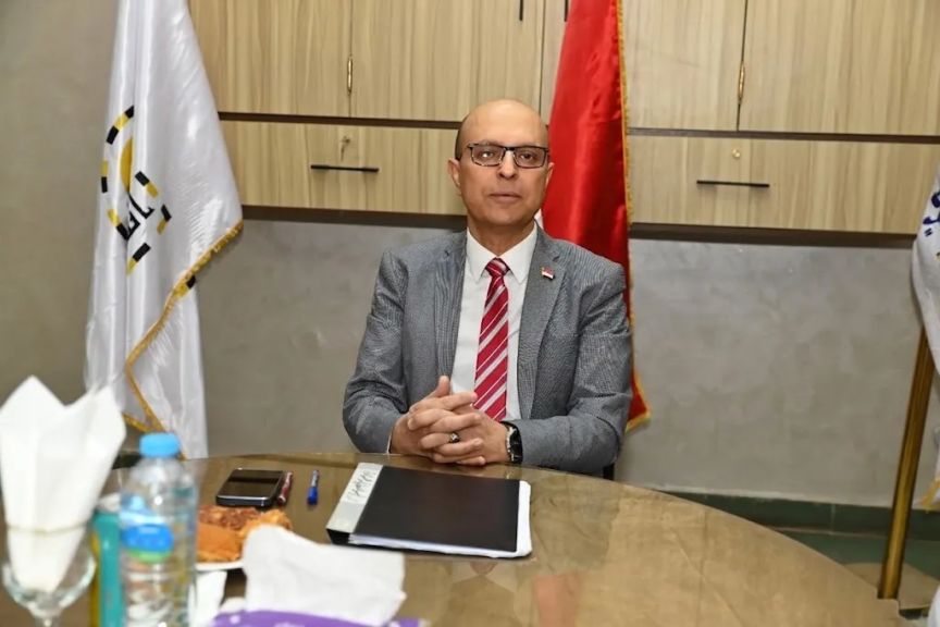 الدكتور المنشاوي يترأس اجتماع مجلس إدارة نادي جامعة أسيوط الجديد لمتابعة خطة الأنشطة الصيفية وتطوير الخدمات استعدادًا لعيد الأضحى المبارك