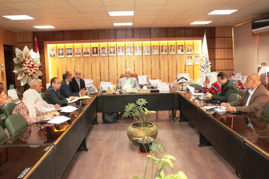 مجلس إدارة صندوق المدن الجامعية بجامعة أسيوط يناقش تطوير البنية الرقمية وتعزيز الخدمات الطلابية