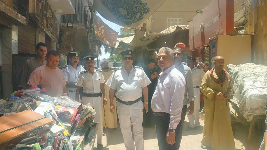 محافظ أسيوط: استمرار حملات رفع الإشغالات وتحسين مستوى الانضباط بمركز ومدينة الفتح