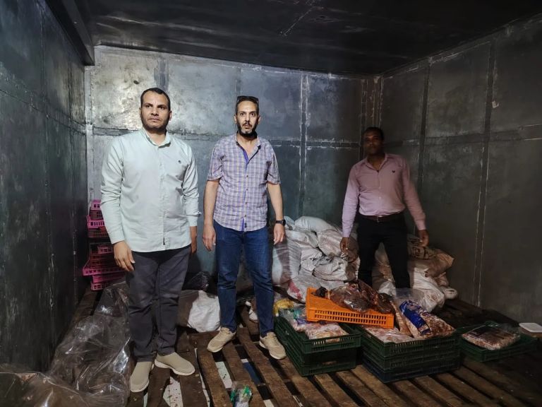حملات مكثفة استعدادًا لعيد الأضحى.. محافظ أسيوط: ضبط 2553 كيلو لحوم ودواجن غير صالحة و60 لتر زيت فاسد بحي غرب وديروط