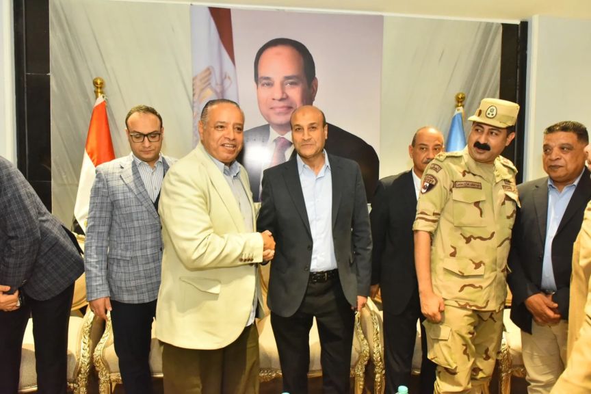 محافظ أسيوط يواصل استقبال المهنئين بعيد الأضحى وسط أجواء احتفالية وعروض فنية بديوان عام المحافظة