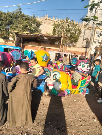 الشباب بمختلف قرى ومراكز المحافظة خلالث احتفا
