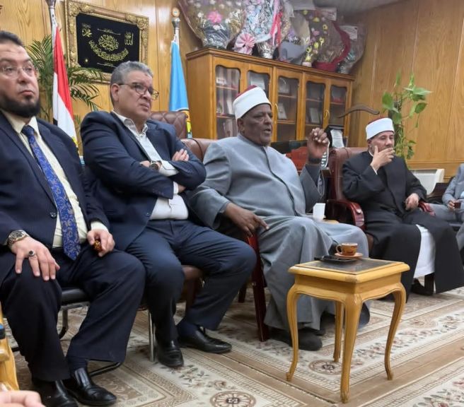 عباس شومان يقود لجنة صلح الأزهر إلى أبنوب لتعزية أسر الضحايا واحتواء تداعيات الحادث المأساوي