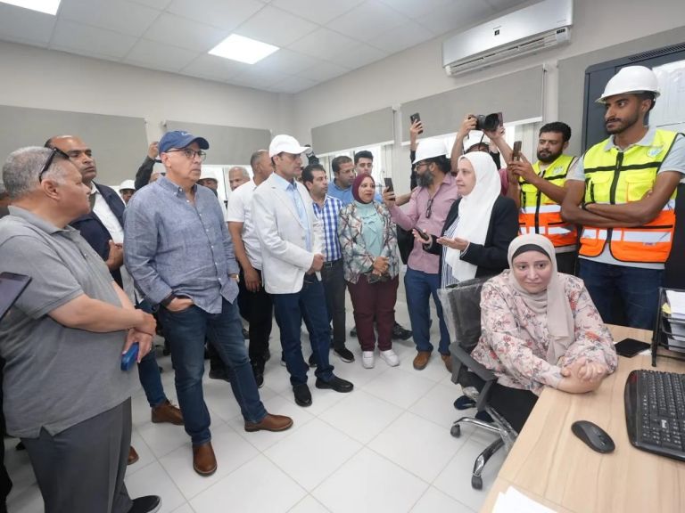 محافظ أسيوط يستقبل وزير الموارد المائية والري لتفقد اللمسات النهائية بقناطر ديروط الجديدة تمهيدًا لافتتاحها رسميًا*