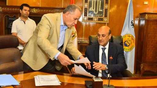 محافظ أسيوط يعتمد نتيجة الشهادة الإعدادية للفصل الدراسي الثاني للعام الدراسي 2025- 2026 بنسبة نجاح 73.6% للعامة و77.8% للمهنية