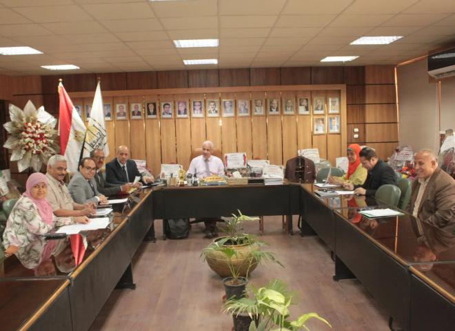 جامعة أسيوط تستعرض استعدادات المدن الجامعية لاستقبال العام الدراسي الجديد 2027 وتؤكد تعظيم الاستفادة من الموارد والإمكانات المتاحة