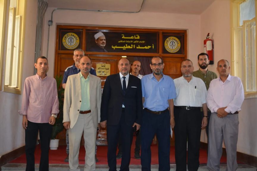 نائب رئيس جامعة الأزهر للوجه القبلي يتفقد سير امتحانات الدراسات العليا بكلية أصول الدين والدعوة بأسيوط