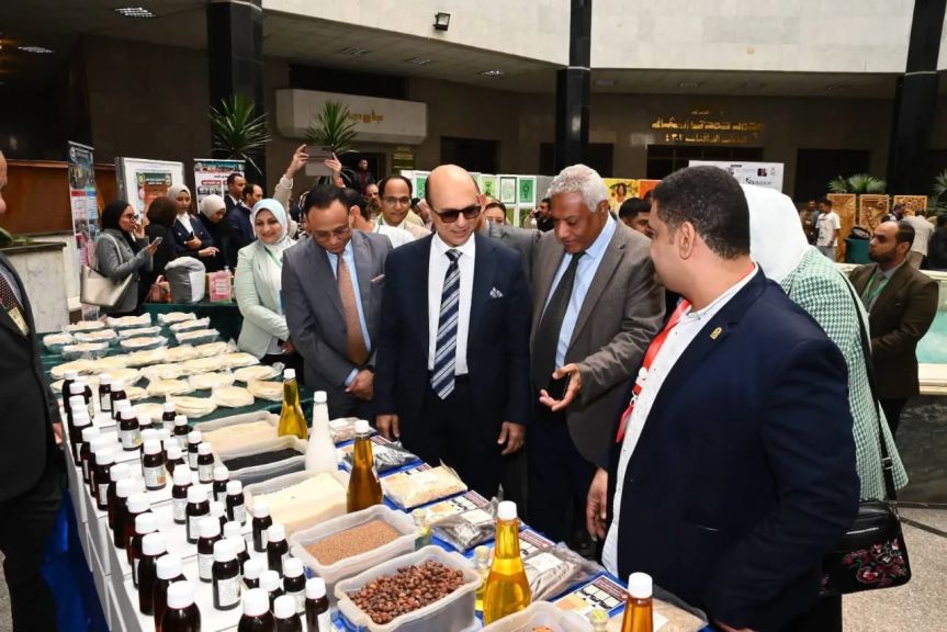 في الذكرى الثالثة عشرة لثورة 30 يونيو المجيدة..  جامعة أسيوط تحقق إنجازات متميزة تعزز مسيرة التنمية المستدامة خلال العام الجامعي 2025/2026