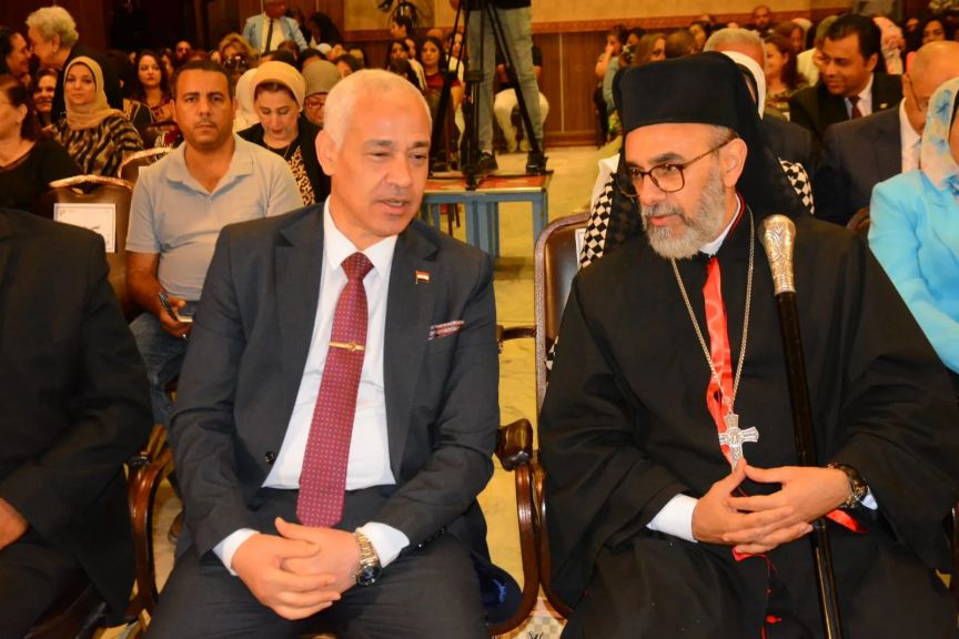 نائب رئيس جامعة أسيوط يشارك في احتفالية مرور 150 عامًا على تأسيس مدرسة راهبات نوتردام.. تأكيدًا لدعمها للمؤسسات التعليمية وخدمة المجتمع