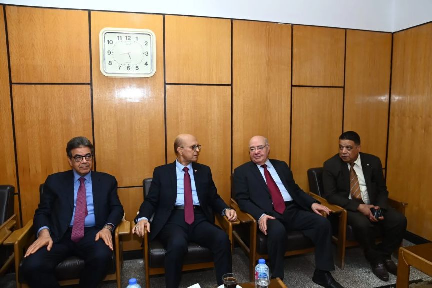 رئيسا جامعتي أسيوط وبدر يفتتحان فعاليات المؤتمر العلمي العشرين لكلية الطب البيطري تحت شعار: «الطب البيطري.. من الرعاية إلى العلاج في إطار مفهوم الصحة الواحدة»
