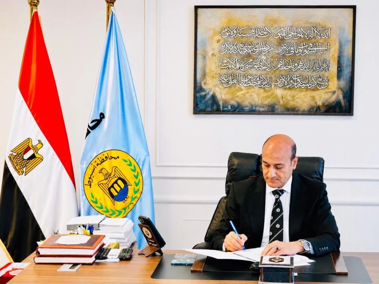 محافظ أسيوط يصدر حركة لنواب رؤساء المراكز والأحياء بالمحافظة لتعزيز كفاءة الأداء التنفيذي وتحسين مستوى الخدمات