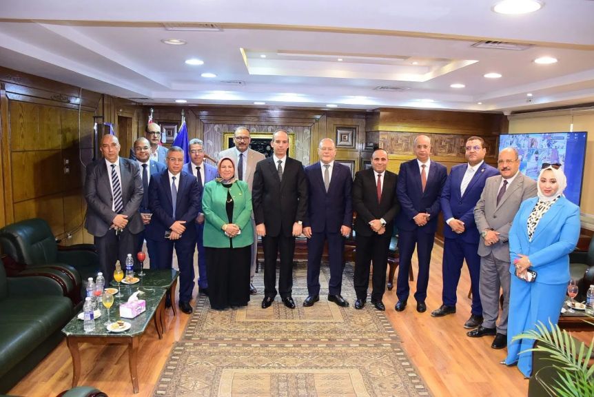 ”النعماني” في ضيافة مديرية أمن سوهاج لتقديم التهنئة عقب تولي مدير الأمن الجديد مهام منصبه ويشيد بجهود رجال الشرطة