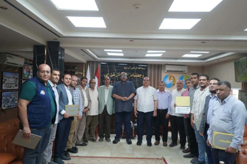 رئيس مياه سوهاج يُكرم العاملين المبتكرين إشادةً بدورهم في تطوير العمل وترشيد النفقات وتقديم خدمات أفضل للمواطنين