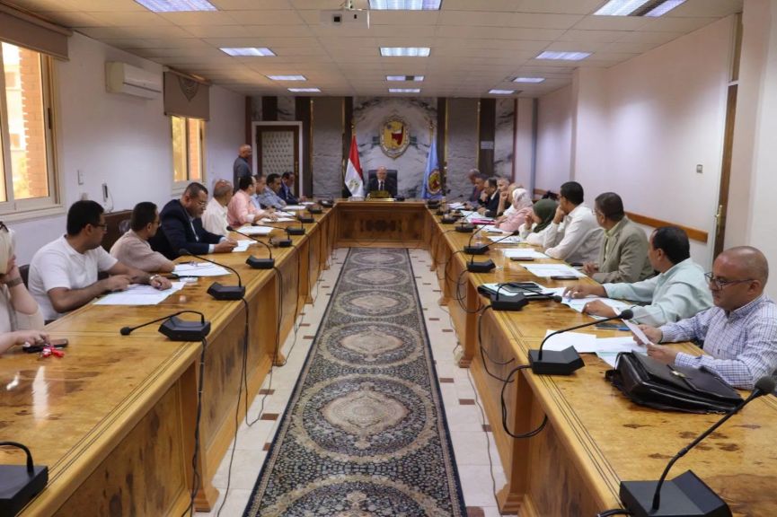 ”النعماني” يترأس اجتماع لجنة المنشآت الجامعية لمناقشة عدد من المشروعات الإنشائية والتطويرية