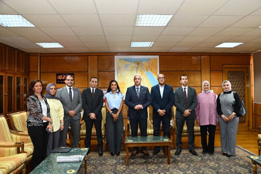 رئيس جامعة أسيوط يستقبل وفد البنك العربي الأفريقي الدولي للتهنئة وبحث سبل تعزيز التعاون والدعم المجتمعي