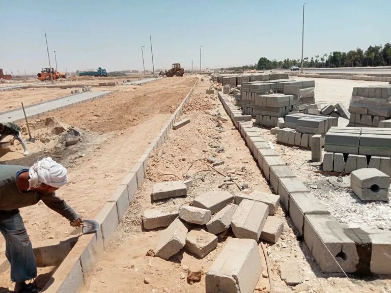 رئيس جهاز أسيوط الجديدة: استمرار أعمال التطوير ورفع كفاءة الطرق والميادين بمدينة أسيوط الجديدة