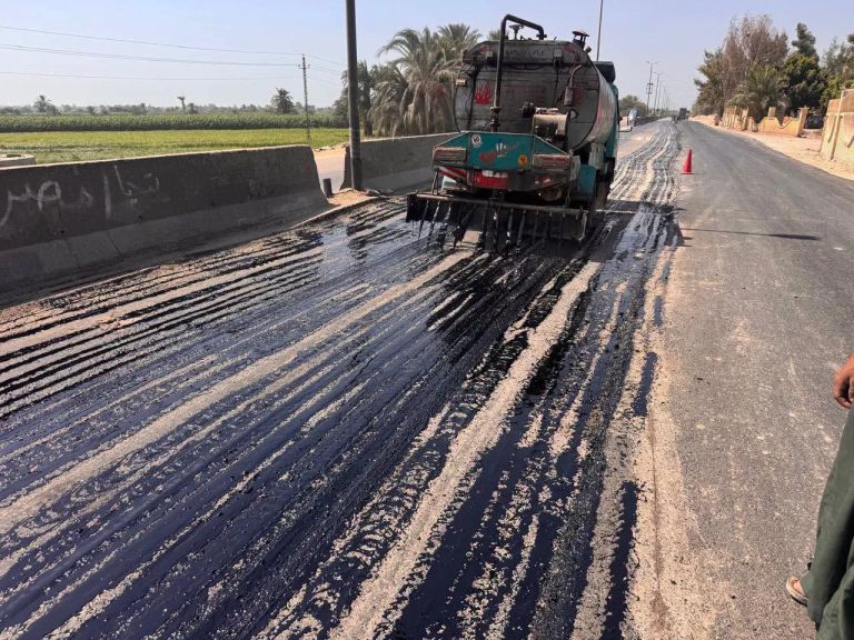 ما بين استكمال أعمال رصف وتطوير مسطحات خضراء جهاز أسيوط الجديدة يواصل مجهوداته للارتقاء بالمدينة