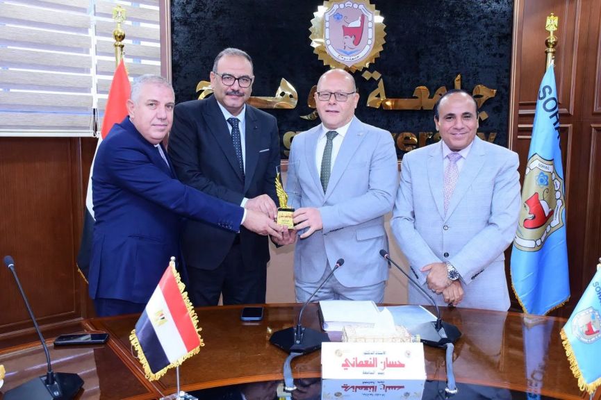 جامعة سوهاج تعلن نتائج مسابقة أفضل كلية في خدمة المجتمع والبشري تحصد المركز الأول والنعماني يكرم الفائزين