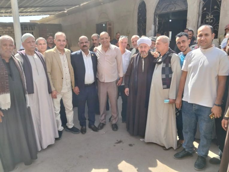 بعد سقوط ٦ضحايا بينهم . إنهاء خصومة ثأرية بين أبناء العمومة بعائلة الطحاوية في المعابدة بأسيوط برعاية الأجهزة الأمنية ولجان المصالحات