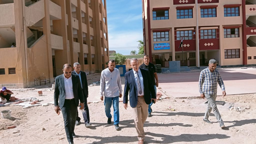 وكيل وزارة التعليم بأسيوط يتابع أعمال إنشاء 3 مدارس بعرب مطير الفتح للقضاء على الفترة المسائية
