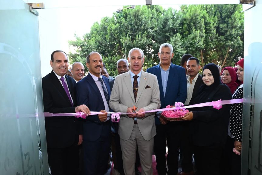 رئيس جامعة أسيوط يفتتح مبنى الإسكان الفاخر (4) للطلاب بعد إحلاله وتجديده وتطوير الموقع العام بالمدينة الجامعية للطلاب